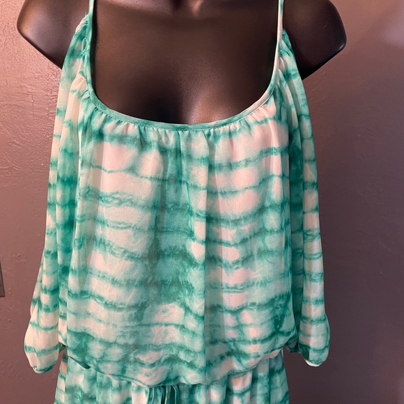 Bisou Bisou Women's Size 10 Green White Tie Dye Cold Shoulder Short Dress - Picture 3 of 16